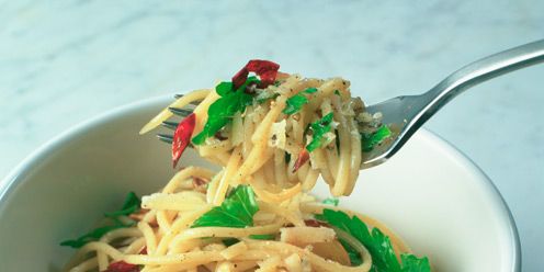 Food, Cuisine, Noodle, Spaghetti, Chinese noodles, Ingredient, Pasta, Pancit, Al dente, Tableware, 