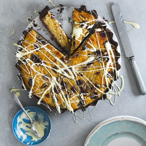 banana and white chocolate blondie tart