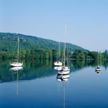 Body of water, Nature, Reflection, Water resources, Watercraft, Water, Boat, Liquid, Mast, Boats and boating--Equipment and supplies, 