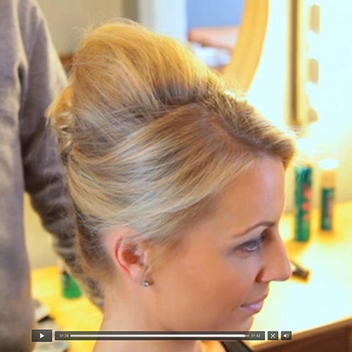 Hair, Head, Ear, Hairstyle, Chin, Forehead, Eyebrow, Earrings, Eyelash, Style, 