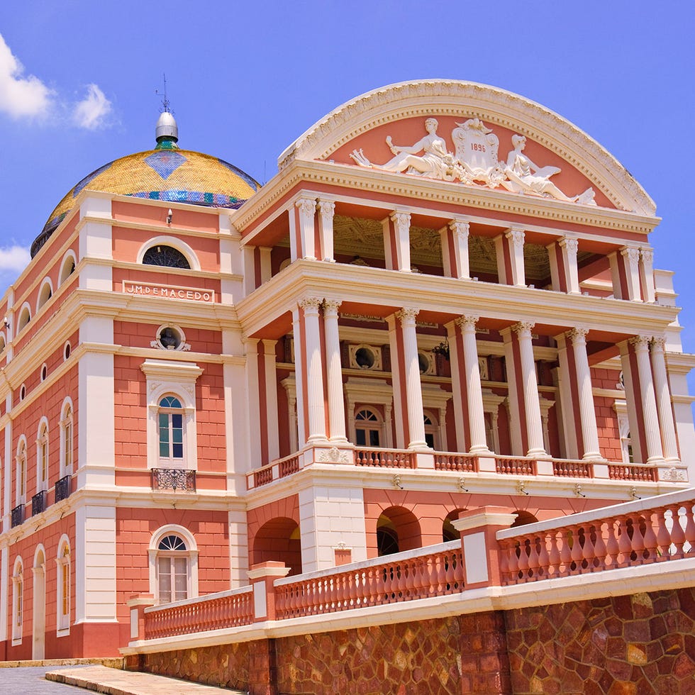 Facade, Landmark, Dome, Dome, Classical architecture, Byzantine architecture, Place of worship, Historic site, Holy places, Palace, 