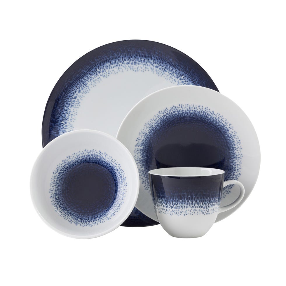 Drinkware, Serveware, Dishware, Drink, Tableware, Cup, Teacup, Kitchen utensil, Circle, Porcelain, 