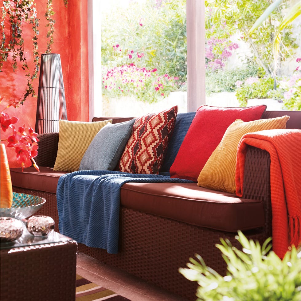 Room, Interior design, Living room, Furniture, Couch, Home, Interior design, Wall, Pillow, Throw pillow, 