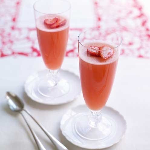 Liquid, Glass, Drink, Alcoholic beverage, Serveware, Barware, Dishware, Red, Tableware, Fluid, 