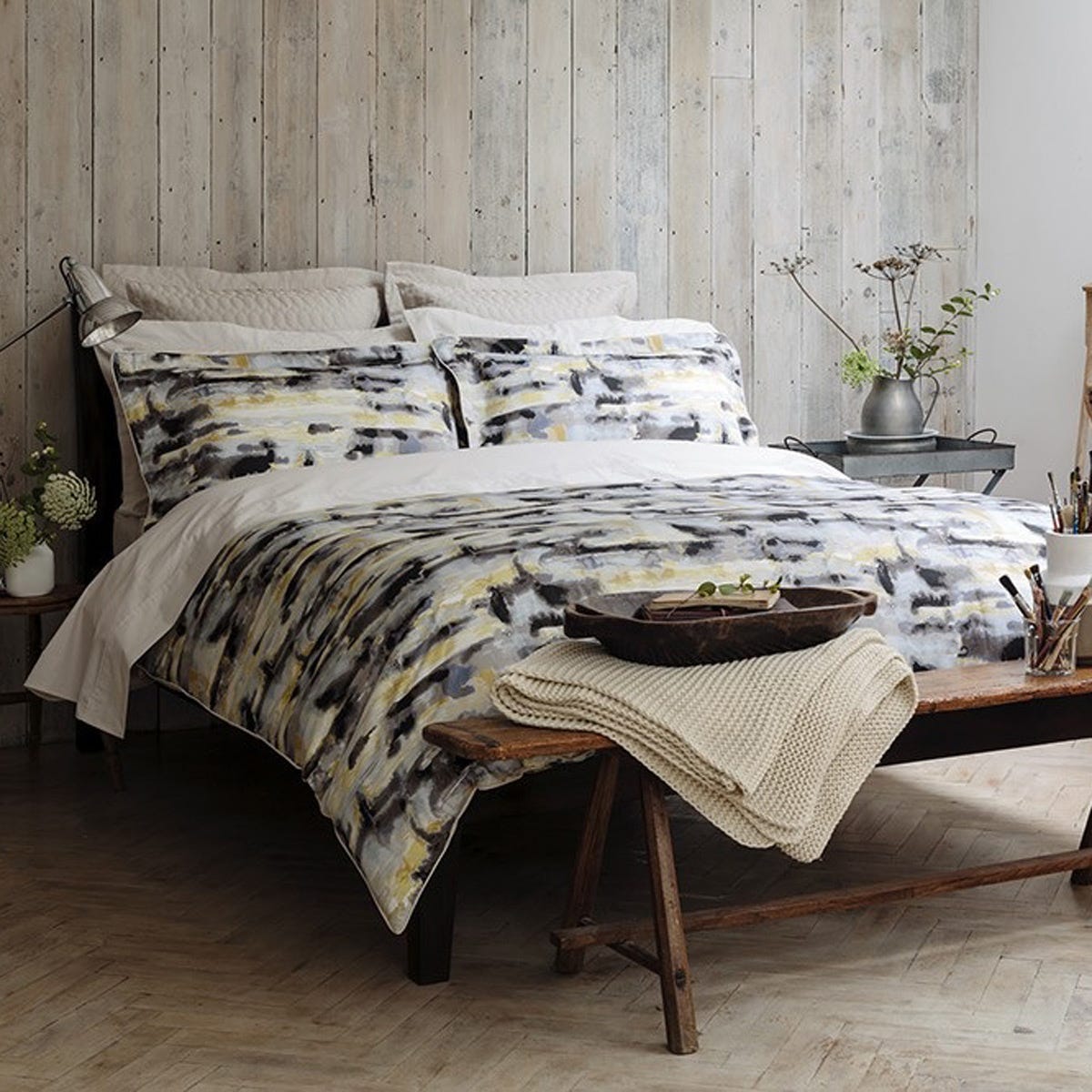 Interior design, Room, Floor, Bed, Textile, Bedding, Furniture, Linens, Wall, Bedroom, 