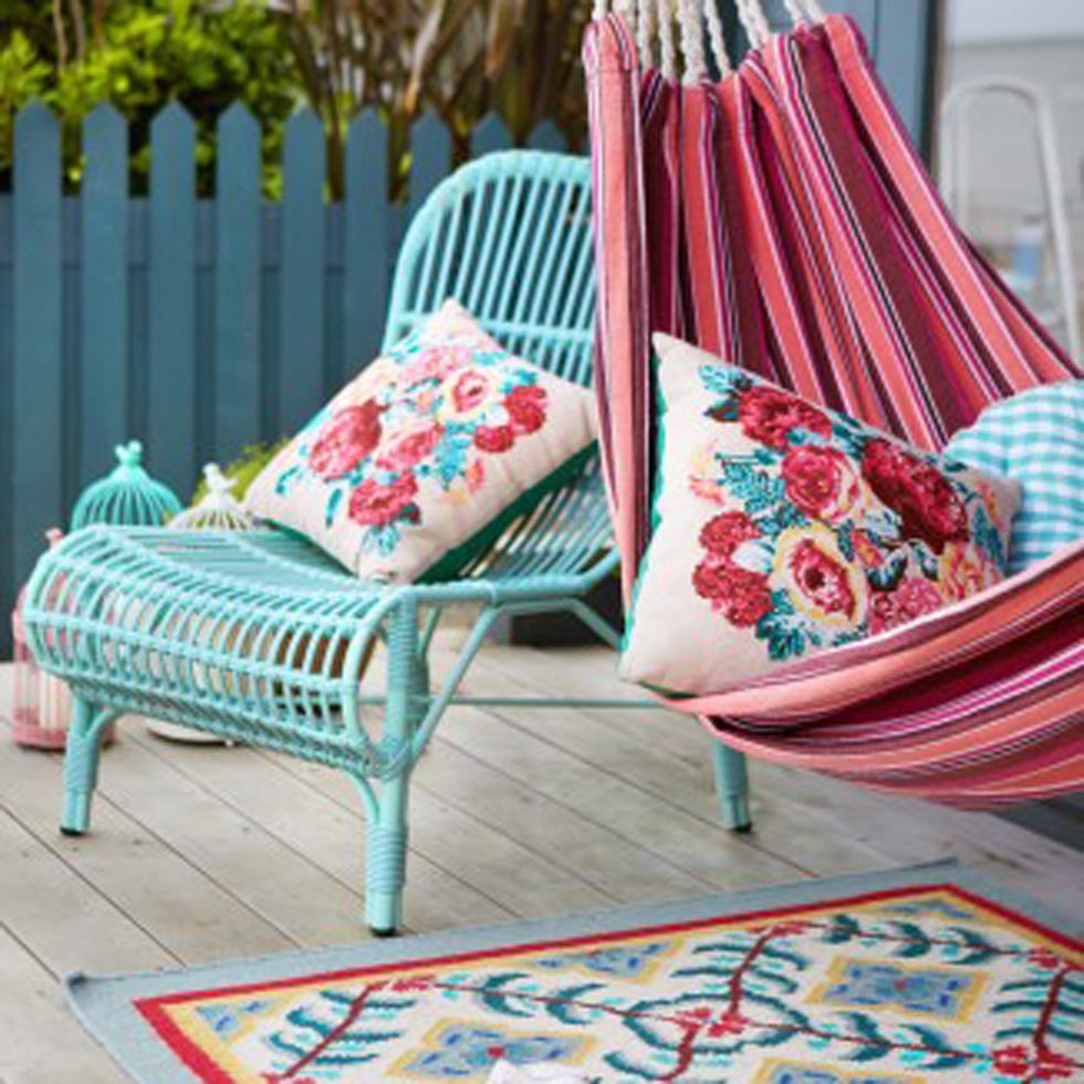Textile, Picket fence, Pink, Teal, Bag, Pattern, Turquoise, Shoulder bag, Aqua, Home fencing, 