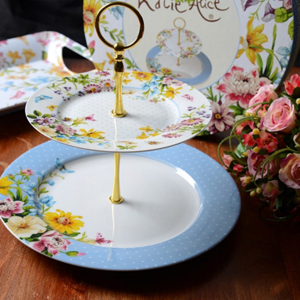 Serveware, Dishware, Plate, Tableware, Petal, Porcelain, Garden roses, Rose family, Peach, Flowering plant, 