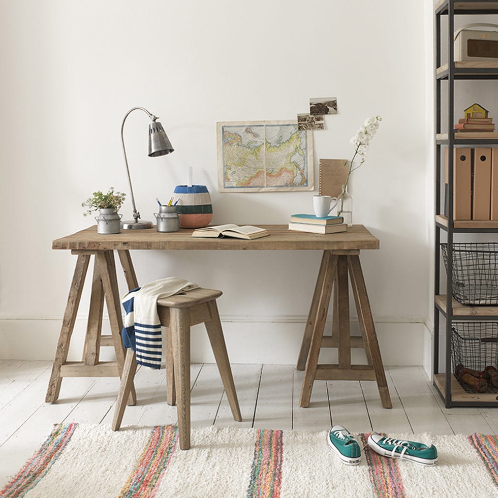 Wood, Room, Shelving, Paint, Carpet, End table, Home accessories, Still life photography, Picture frame, Mat, 