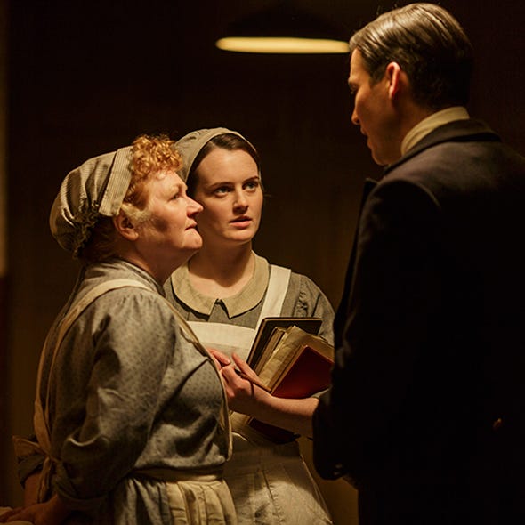 Head, Interaction, Scene, Temple, Drama, Acting, Conversation, Vintage clothing, Costume design, History, 
