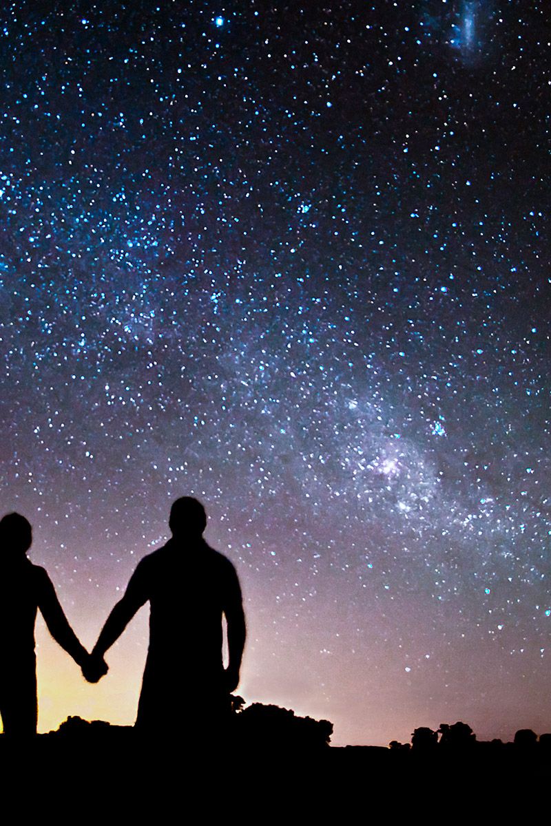 Astronomical object, Night, Star, Space, People in nature, Astronomy, Galaxy, Backlighting, Silhouette, Holding hands, 