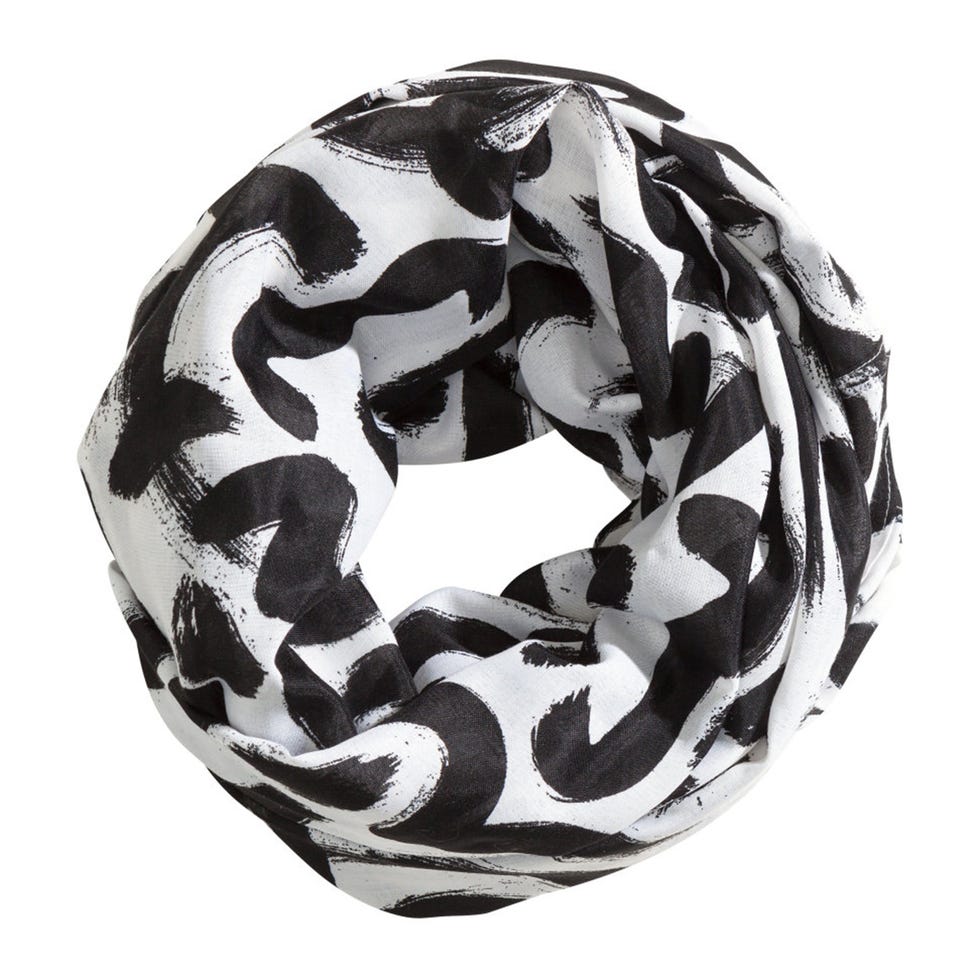 White, Pattern, Style, Black, Black-and-white, Design, Monochrome photography, Natural material, 