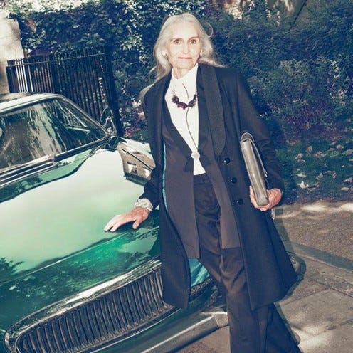 Vehicle, Hood, Outerwear, Car, Coat, Grille, Classic car, Collar, Formal wear, Street fashion, 