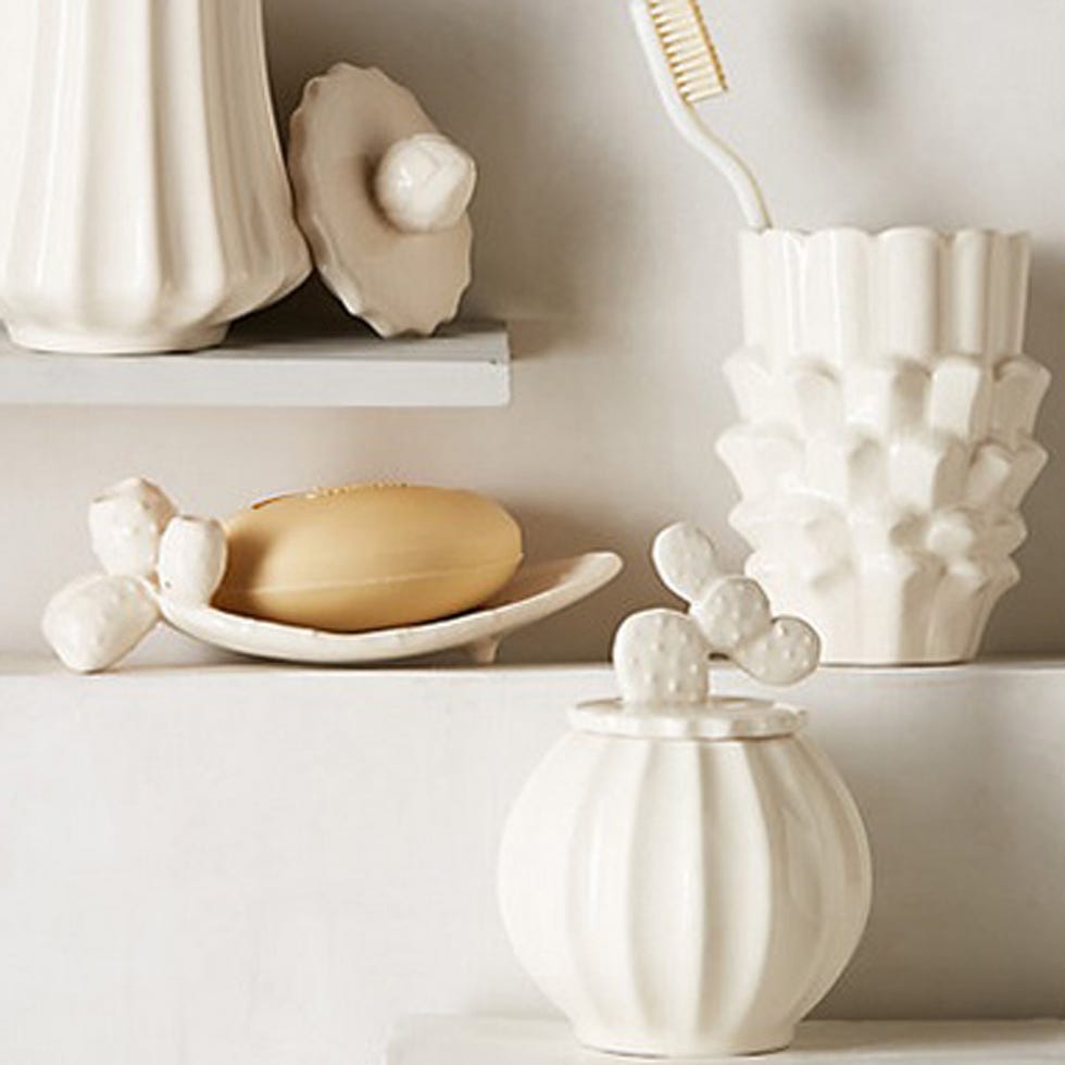 Serveware, Dishware, Porcelain, Artifact, Ceramic, Natural material, Beige, Pottery, Ivory, Still life photography, 