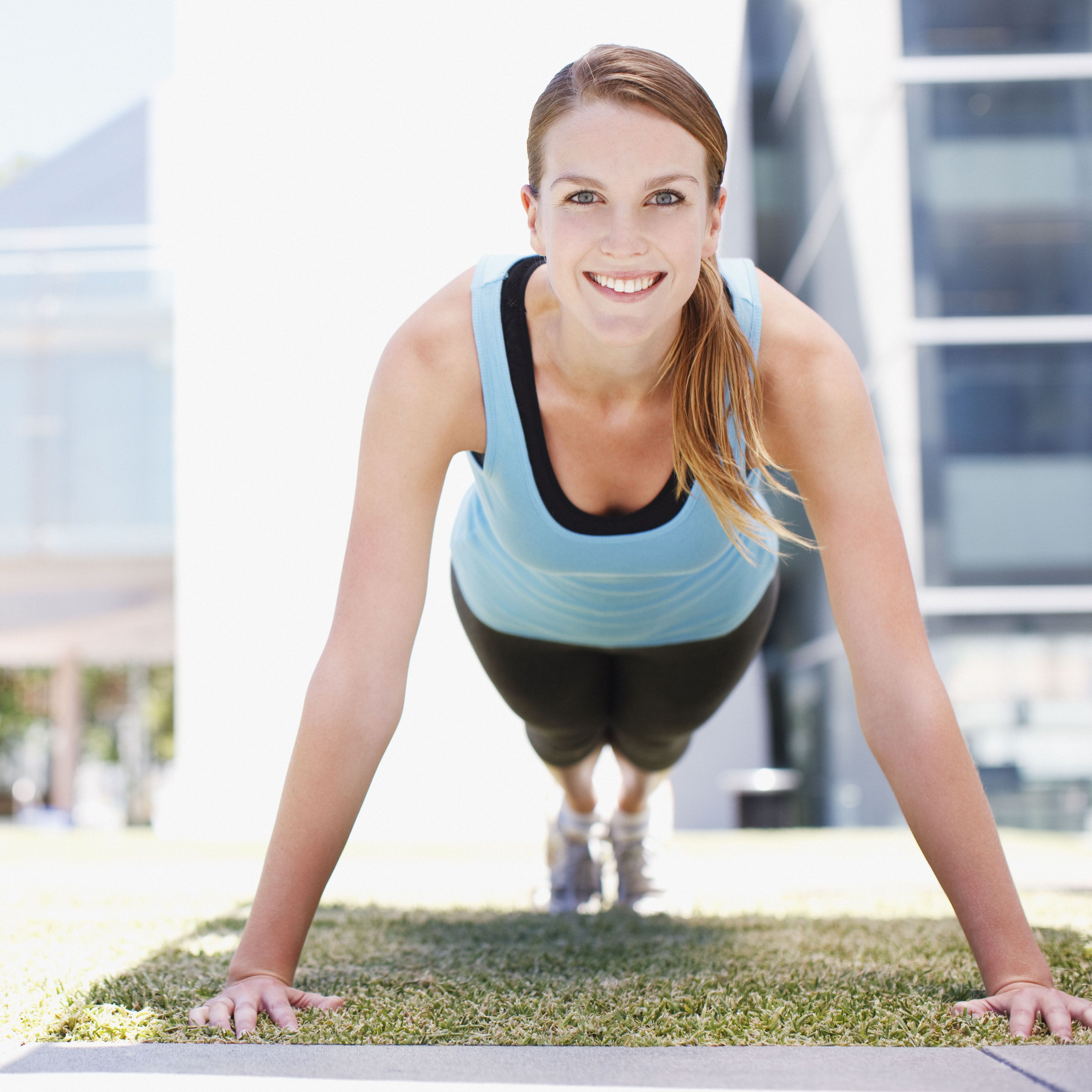 Human leg, Shoulder, Sleeveless shirt, Elbow, Joint, Sportswear, Exercise, Undershirt, Chest, Active pants, 