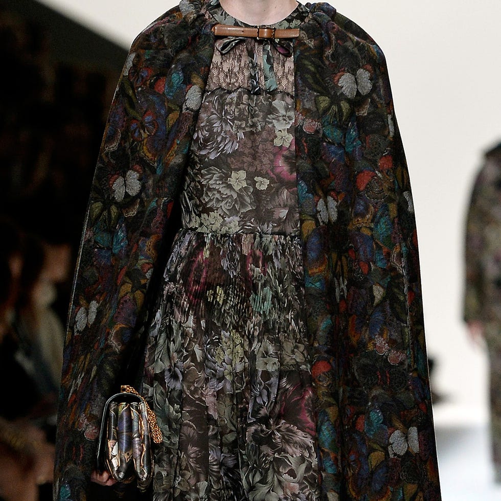 Sleeve, Textile, Pattern, Fashion, Motif, Visual arts, Fashion design, Design, Pattern, Costume design, 