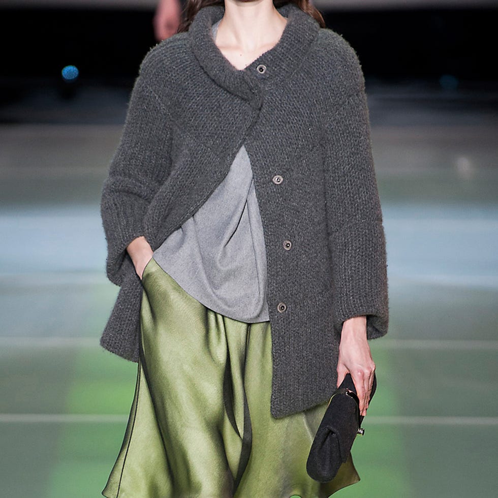 Sleeve, Textile, Outerwear, Coat, Style, Bag, Street fashion, Fashion, Woolen, Beige, 