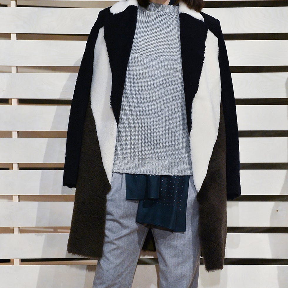 Sleeve, Textile, Collar, Outerwear, Coat, Jacket, Fashion, Street fashion, Costume design, Fur, 