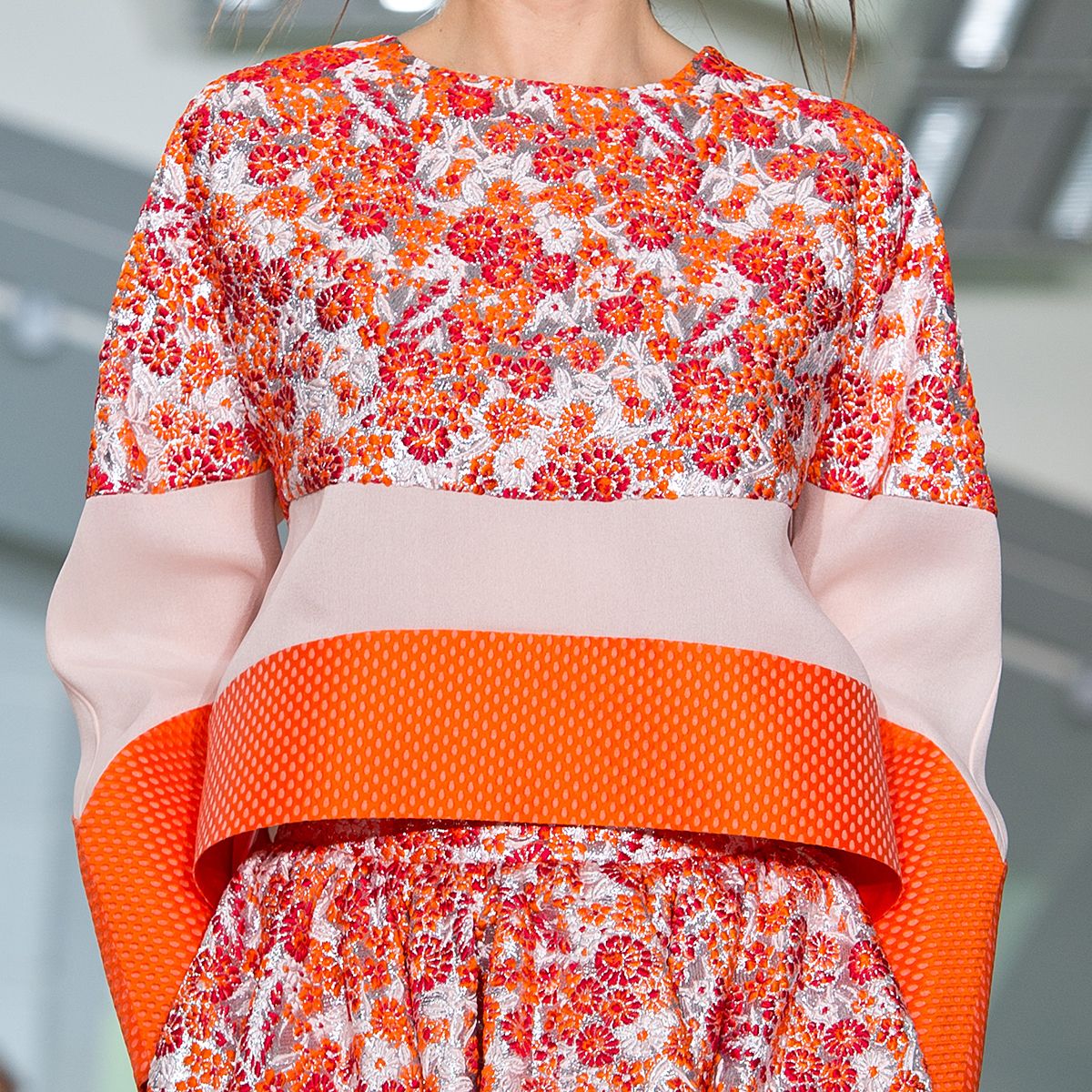 Sleeve, Shoulder, Orange, Red, Textile, Pattern, Fashion, Street fashion, Visual arts, Spring, 