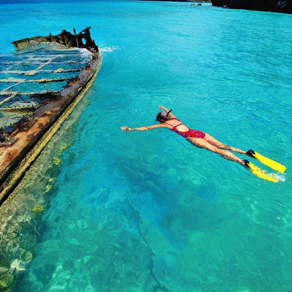 Fluid, Water, Leisure, Aqua, Vacation, Swimwear, Turquoise, Water sport, Swimming pool, Diving mask, 