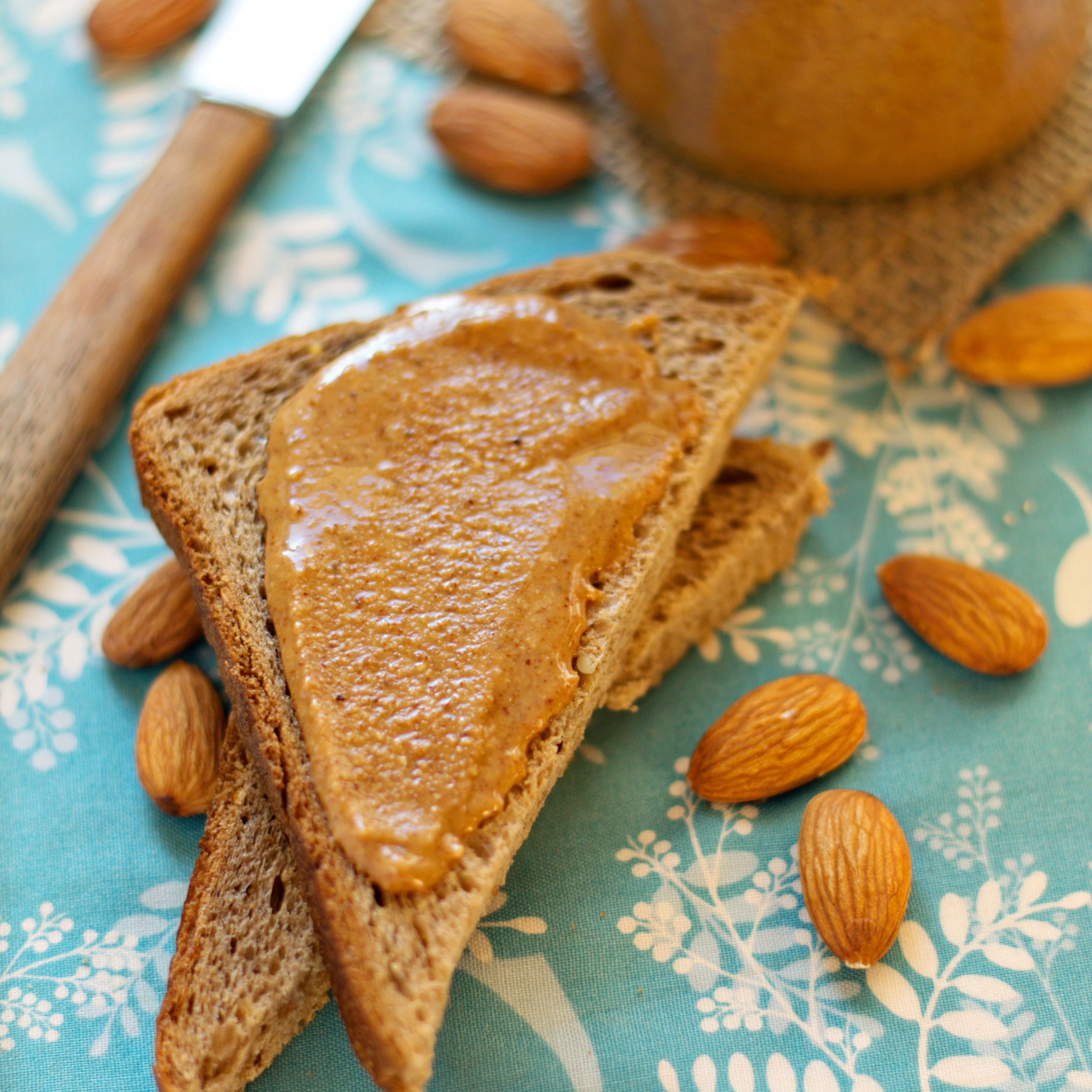 Food, Ingredient, Finger food, Baked goods, Tableware, Bread, Cuisine, Kitchen utensil, Gluten, Snack, 
