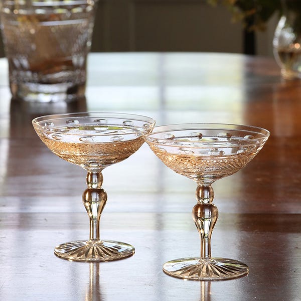 Drinkware, Glass, Fluid, Stemware, Barware, Liquid, Drink, Tableware, Alcoholic beverage, Serveware, 