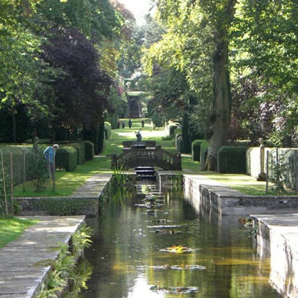 Body of water, Plant, Waterway, Garden, Channel, Reflection, Shrub, Watercourse, Botany, Canal, 