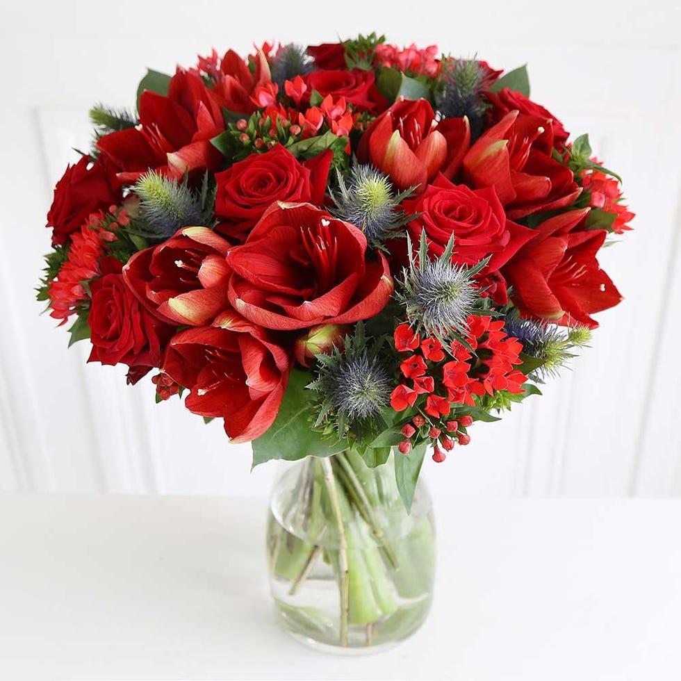 Bouquet, Petal, Flower, Red, Cut flowers, Floristry, Flower Arranging, Flowering plant, Artifact, Centrepiece, 