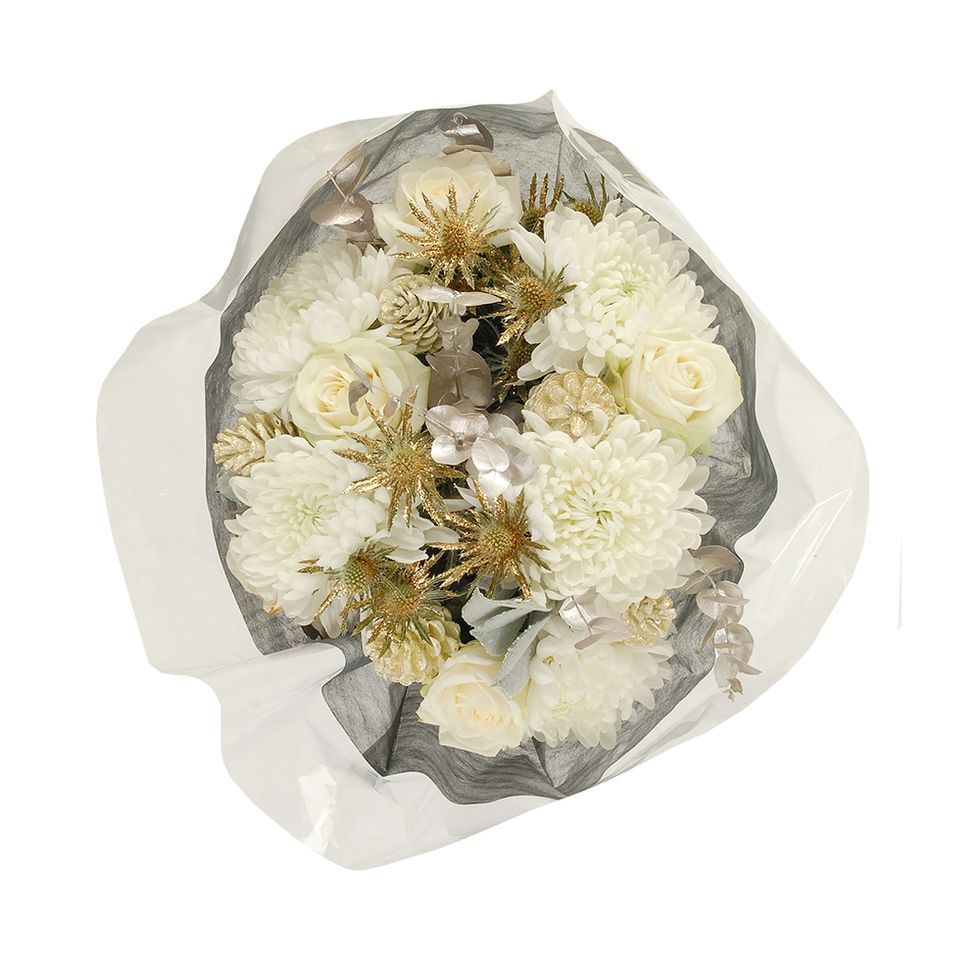 Flower, Petal, Flowering plant, Wildflower, Natural material, Artificial flower, Cut flowers, Bouquet, Wedding ceremony supply, 