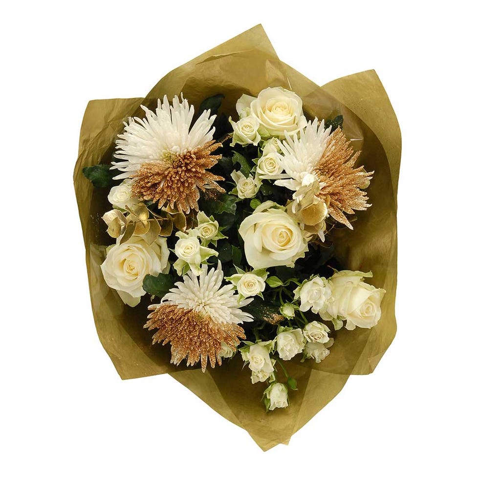 Bouquet, Petal, Flower, Cut flowers, Floristry, Flower Arranging, Flowering plant, Floral design, Rose family, Artificial flower, 