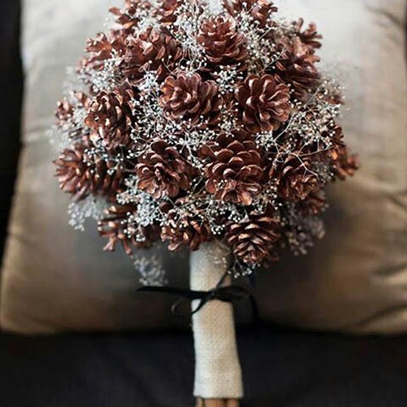 Brown, Artificial flower, Flowering plant, Creative arts, Cut flowers, Natural material, Plant stem, Floral design, Still life photography, Bouquet, 
