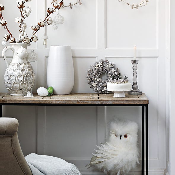 Room, Interior design, Wood, Branch, Twig, White, Wall, Interior design, Serveware, Home, 