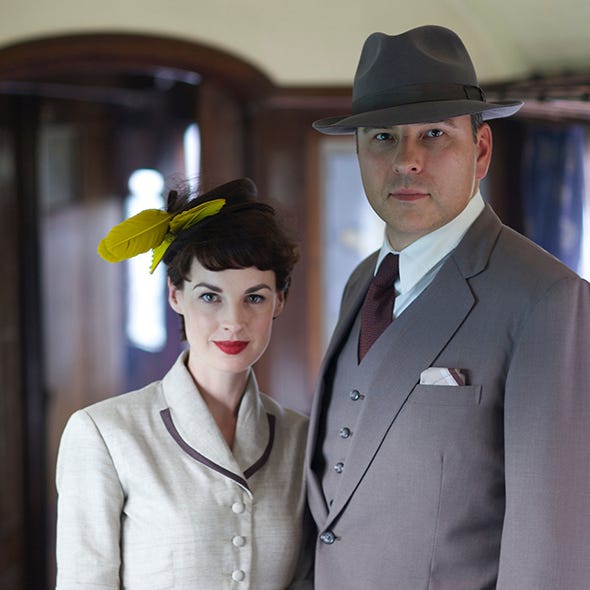 Clothing, Dress shirt, Hairstyle, Collar, Sleeve, Coat, Hat, Shirt, Outerwear, Formal wear, 