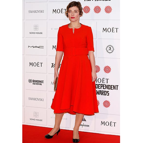 Dress, Sleeve, Shoulder, Red, One-piece garment, Style, Pattern, Formal wear, Waist, Flooring, 