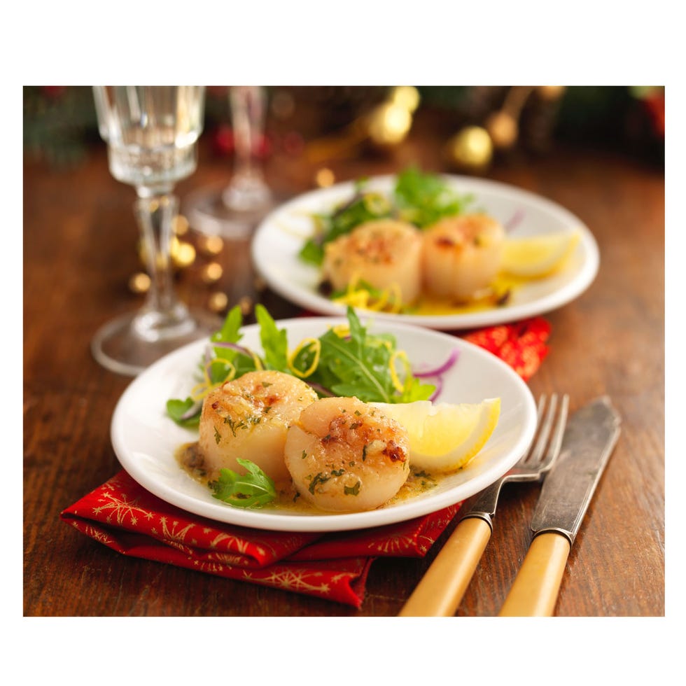 Food, Dishware, Cuisine, Serveware, Ingredient, Finger food, Dish, Tableware, Glass, Plate, 