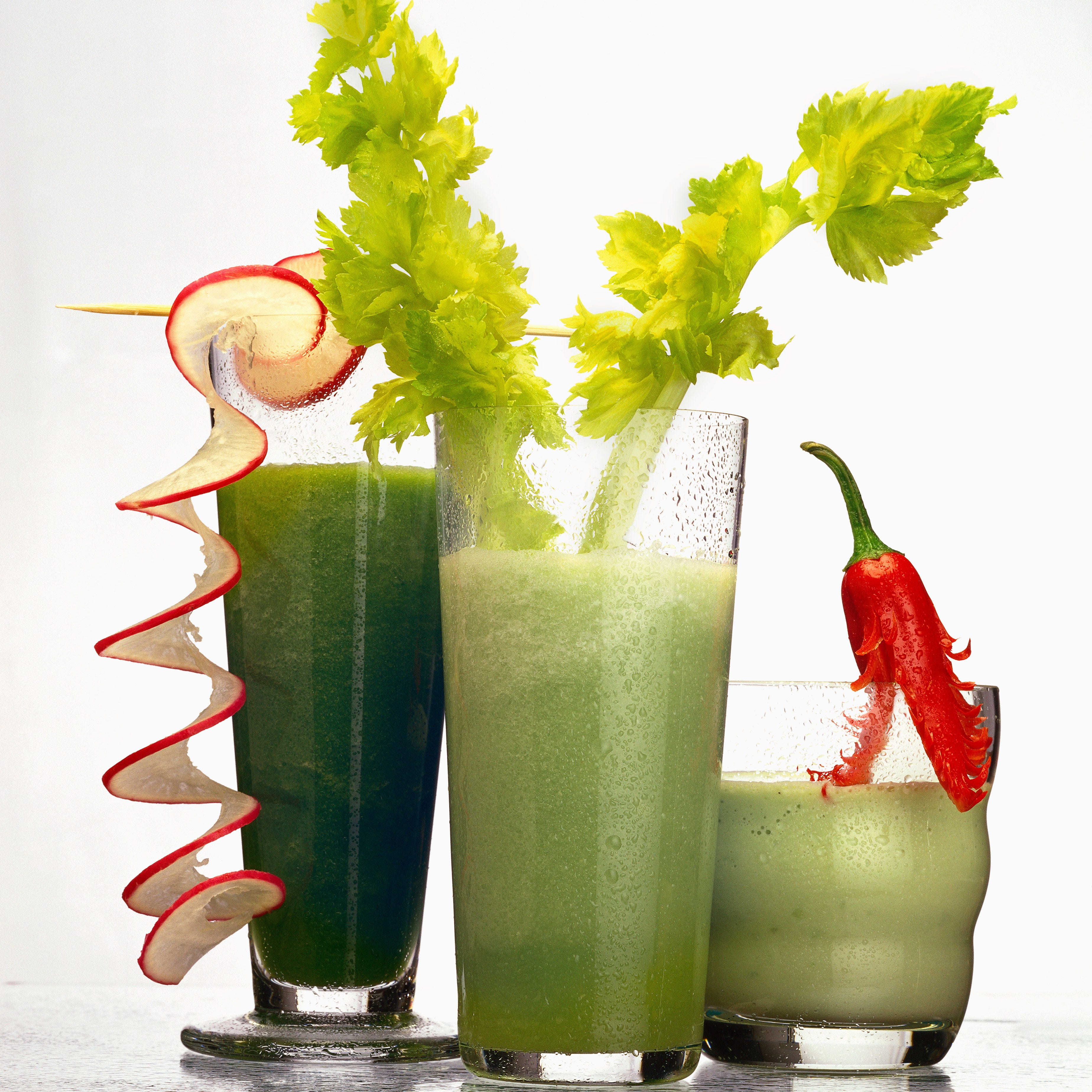 Liquid, Green, Drink, Juice, Ingredient, Vegetable juice, Health shake, Produce, Smoothie, Cocktail garnish, 