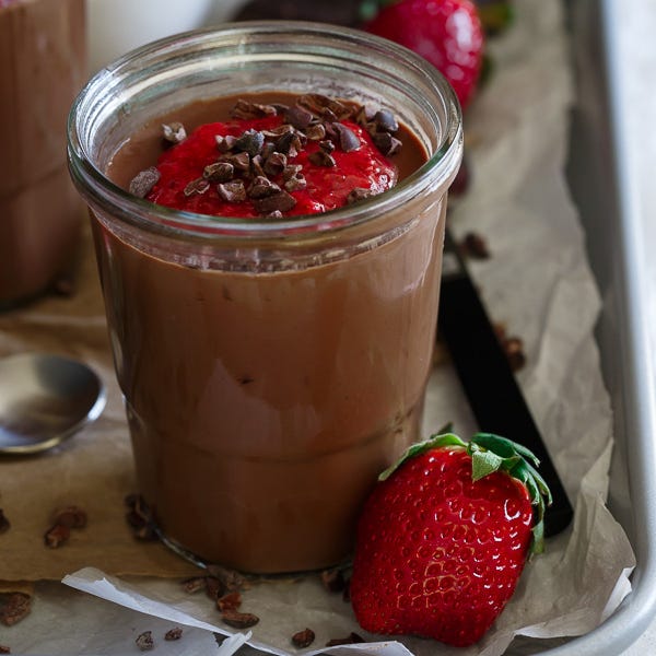 Food, Ingredient, Sweetness, Fruit, Strawberry, Tableware, Natural foods, Produce, Strawberries, Dessert, 