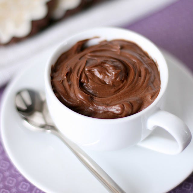 Serveware, Coffee cup, Food, Dishware, Cup, Drinkware, Kitchen utensil, Tableware, Dessert, Saucer, 
