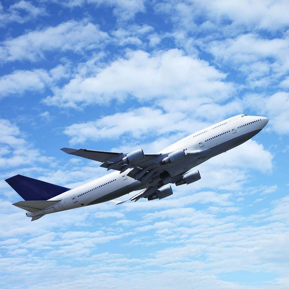 Airplane, Aircraft, Sky, Daytime, Airliner, Cloud, Flight, Transport, Aviation, Aircraft engine, 