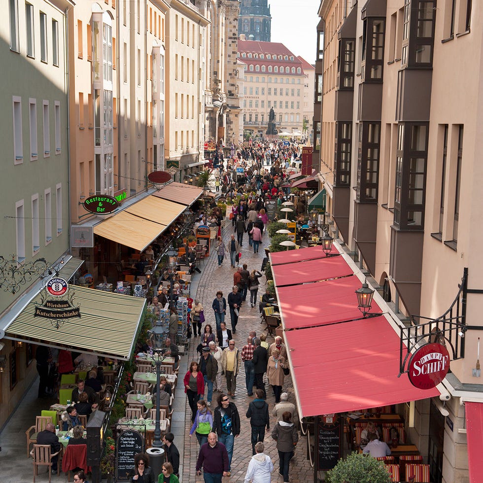 Road, Window, Town, Neighbourhood, Infrastructure, City, Street, Public space, Urban area, Mixed-use, 