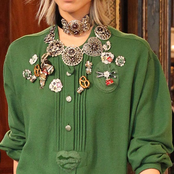 Clothing, Green, Sleeve, Textile, Collar, Style, Fashion, Pattern, Neck, Street fashion, 