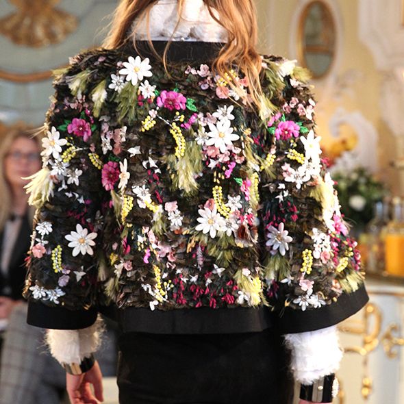 Textile, Fashion, Street fashion, Floristry, Floral design, Long hair, Flower Arranging, Creative arts, Fashion design, Natural material, 