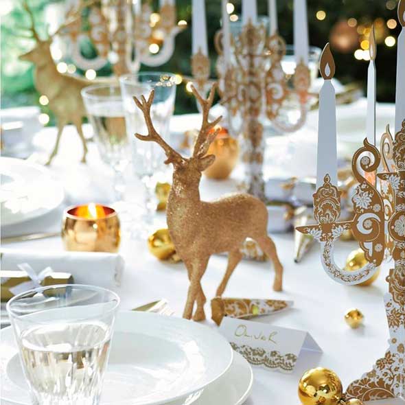 Deer, Serveware, Dishware, Vertebrate, Antler, Reindeer, Drinkware, Natural material, Tableware, Fawn, 