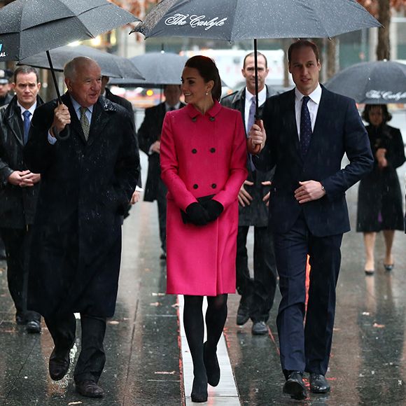 Clothing, Footwear, Coat, Trousers, Umbrella, Shirt, Outerwear, Collar, Style, Winter, 