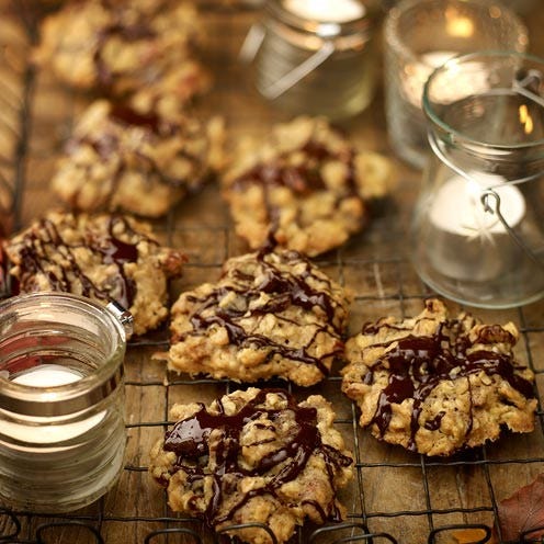 Finger food, Food, Ingredient, Cuisine, Cookies and crackers, Baked goods, Recipe, Dessert, Chocolate chip cookie, Cookie, 