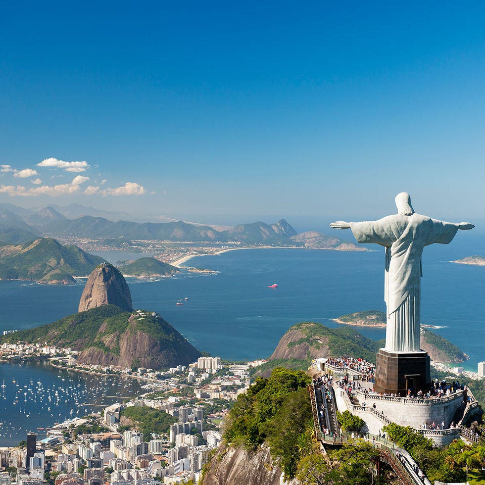 Water, Sculpture, Tourism, Coastal and oceanic landforms, Coast, Landmark, Wonders of the world, Promontory, Island, Monument, 