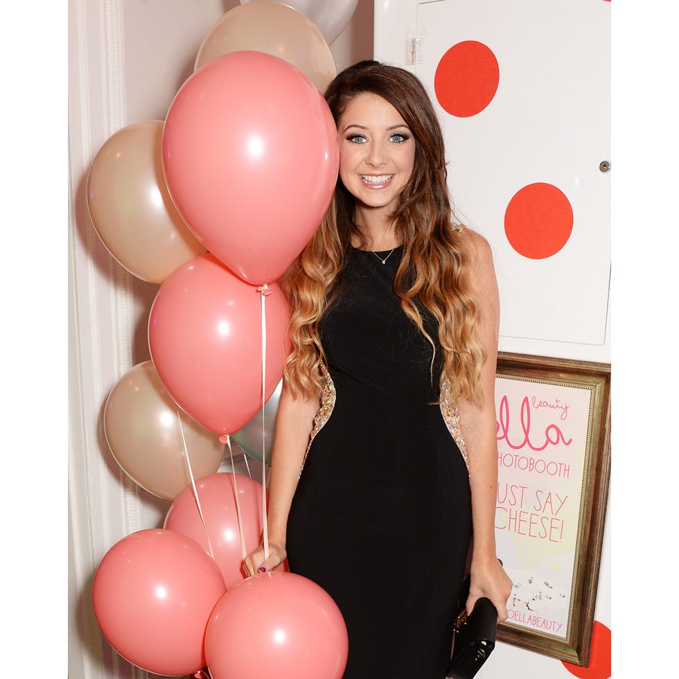 Nose, Human, Mouth, Lip, Eye, Balloon, Party supply, Red, Pink, Dress, 