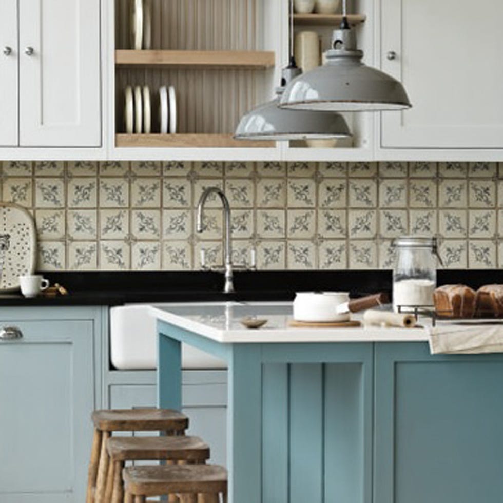 Room, Serveware, Dishware, Porcelain, Countertop, Kitchen, Cabinetry, Grey, Beige, Cupboard, 