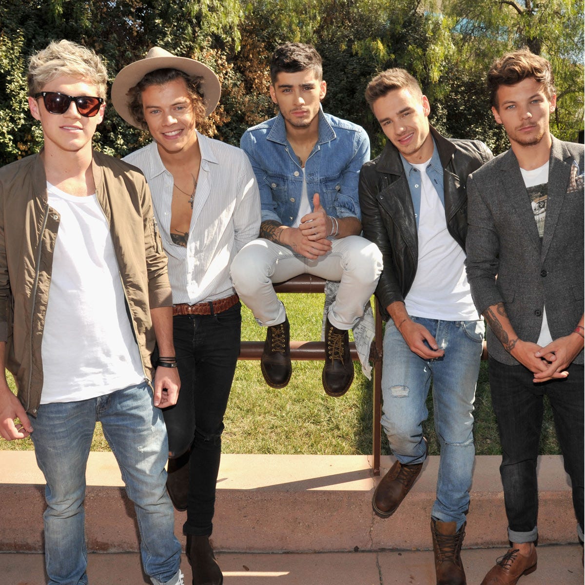 Clothing, Leg, Denim, Trousers, Jeans, Coat, Hat, Textile, Shirt, Outerwear, 