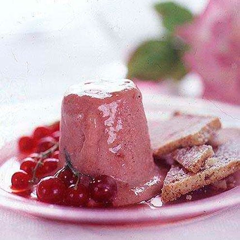 Food, Ingredient, Cuisine, Sweetness, Dish, Finger food, Dessert, Serveware, Baked goods, Dishware, 