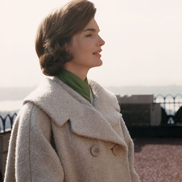 Clothing, Lip, Sleeve, Textile, Outerwear, Street fashion, Fashion, Neck, Beauty, Wool, 